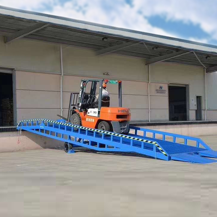 輕松提升工作效率的自行式剪叉式升降平臺適合機場候機樓